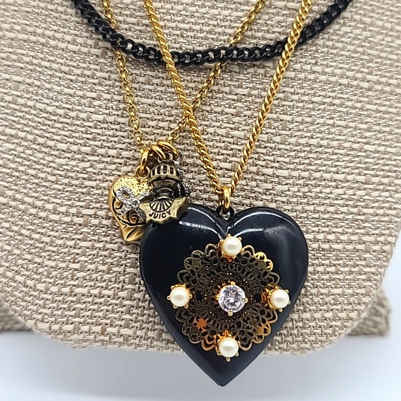 JUICY COUTURE Victorian Blk Heart ๐ค Pend w/ Gold Filigree, Pearls, Rhinestones! - Picture 9 of 14